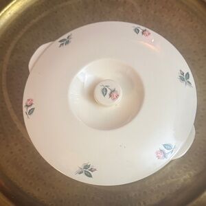Universal  Ballerina vintage  White Cookware bowl with Lid with Floral Accents
